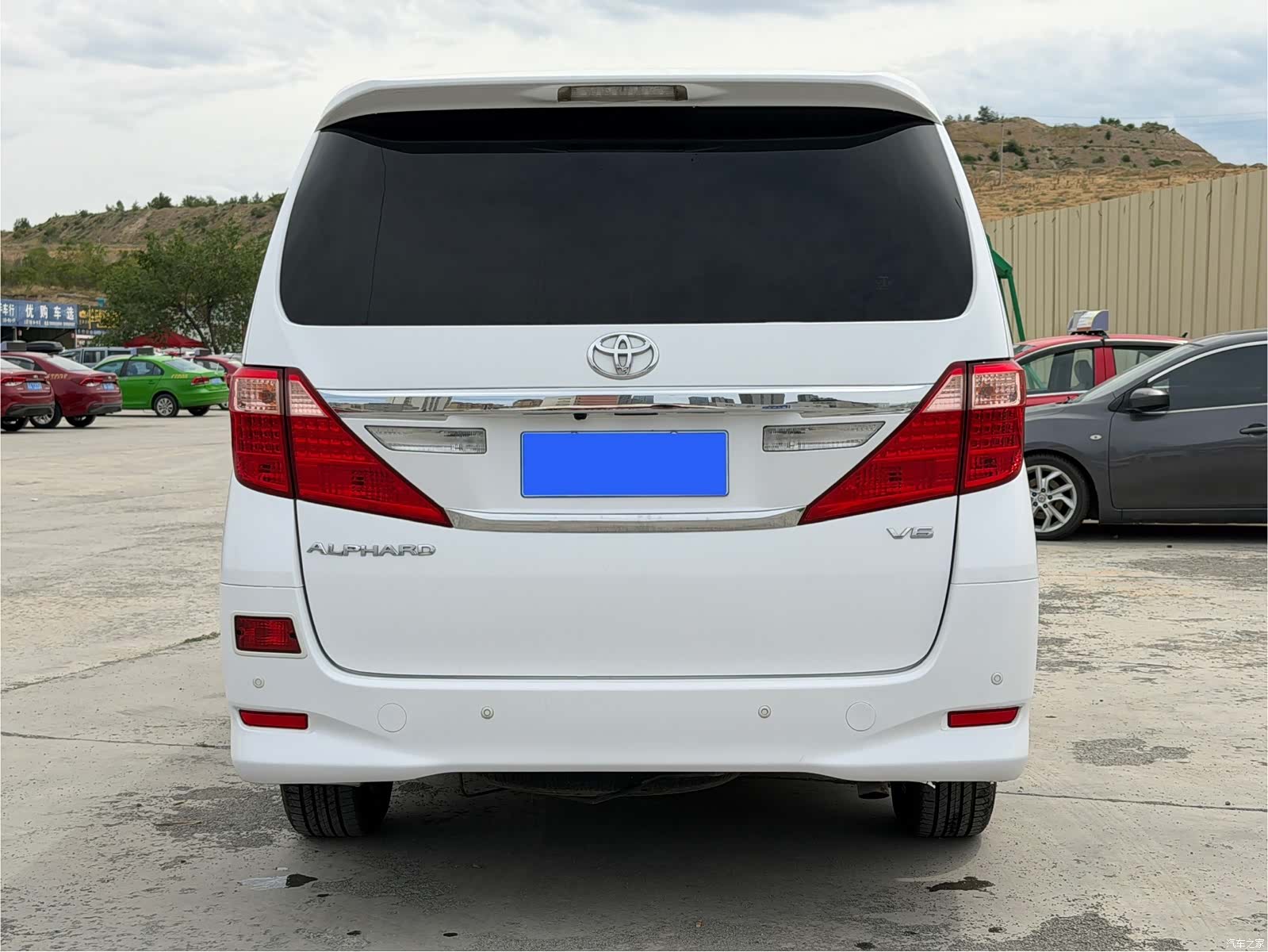 Toyota Alphard, 2014 все фото