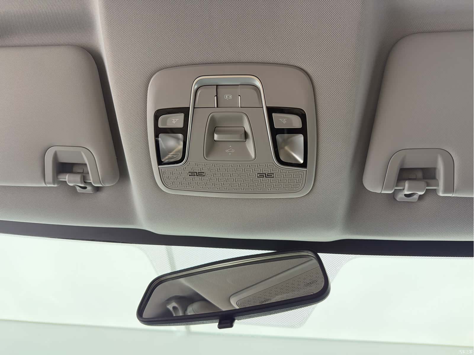 Geely X6, 2022 16