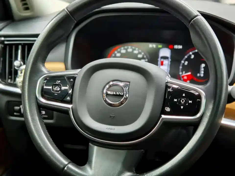 Volvo S90