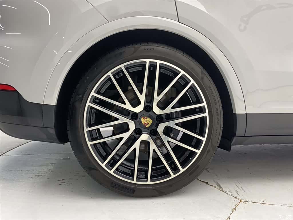 Porsche Cayenne, 2025 11