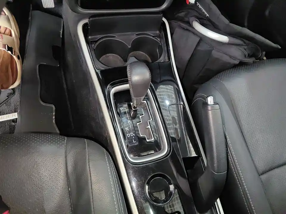 Mitsubishi Outlander Mitsubishi Outlander