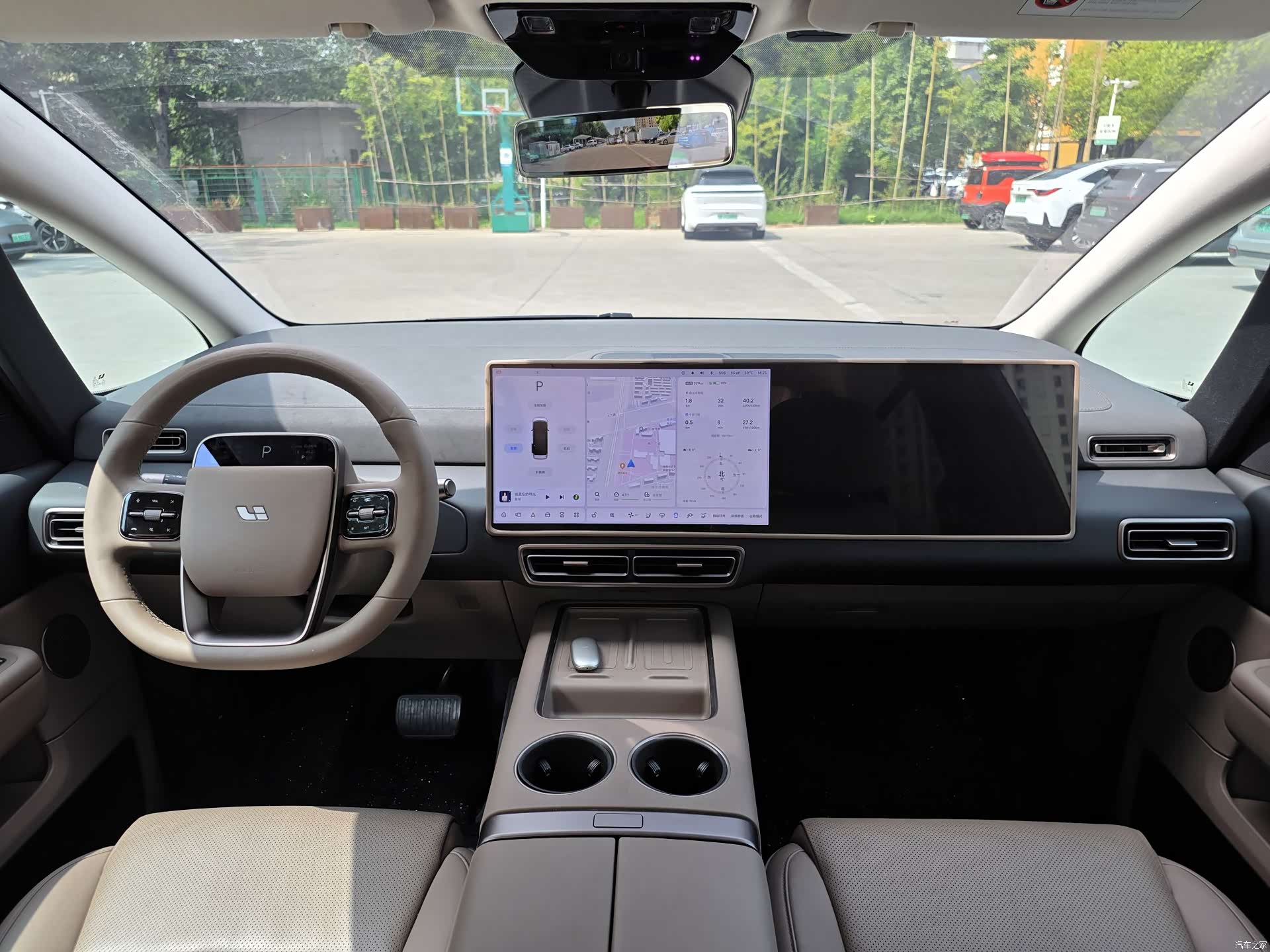 Li Auto MEGA, 2025 8