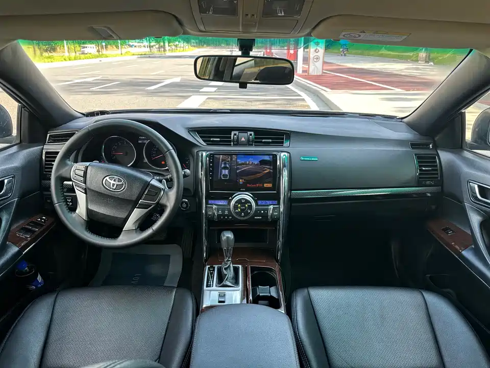 Toyota Reiz Toyota Reiz