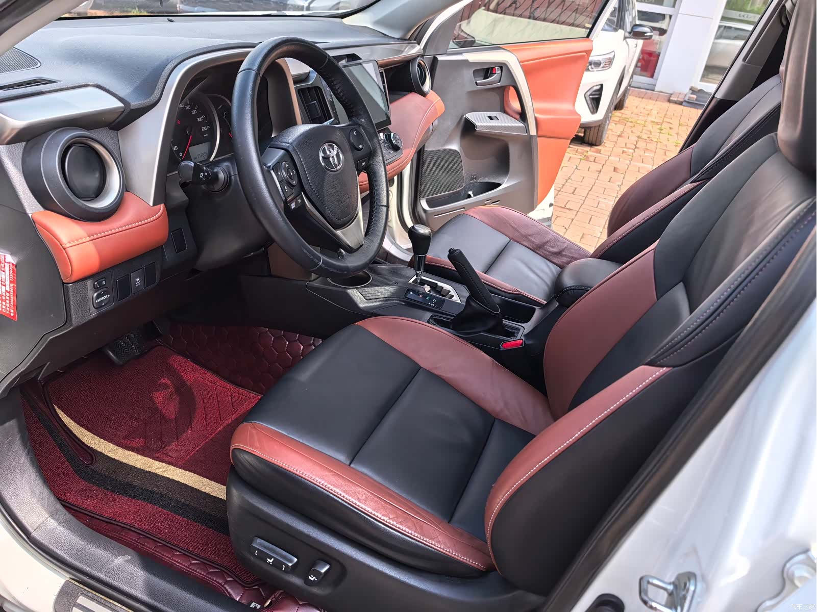 Toyota RAV4, 2014 7