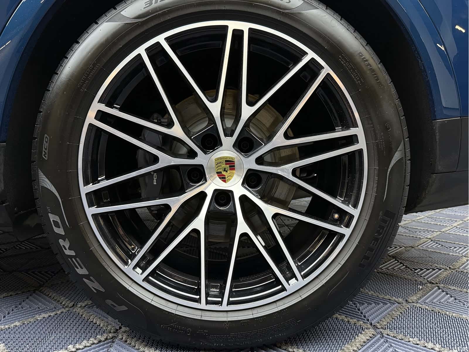 Porsche Cayenne, 2024 12