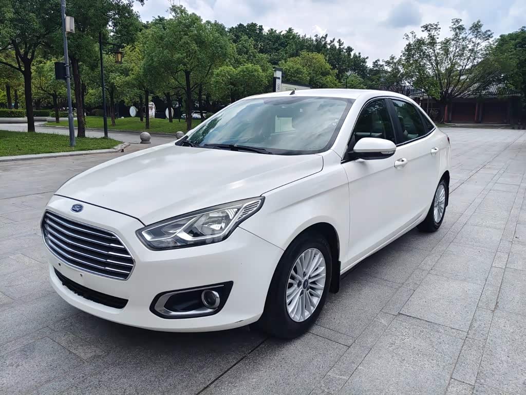 Ford Escort 2015 1.5L AT Comfort