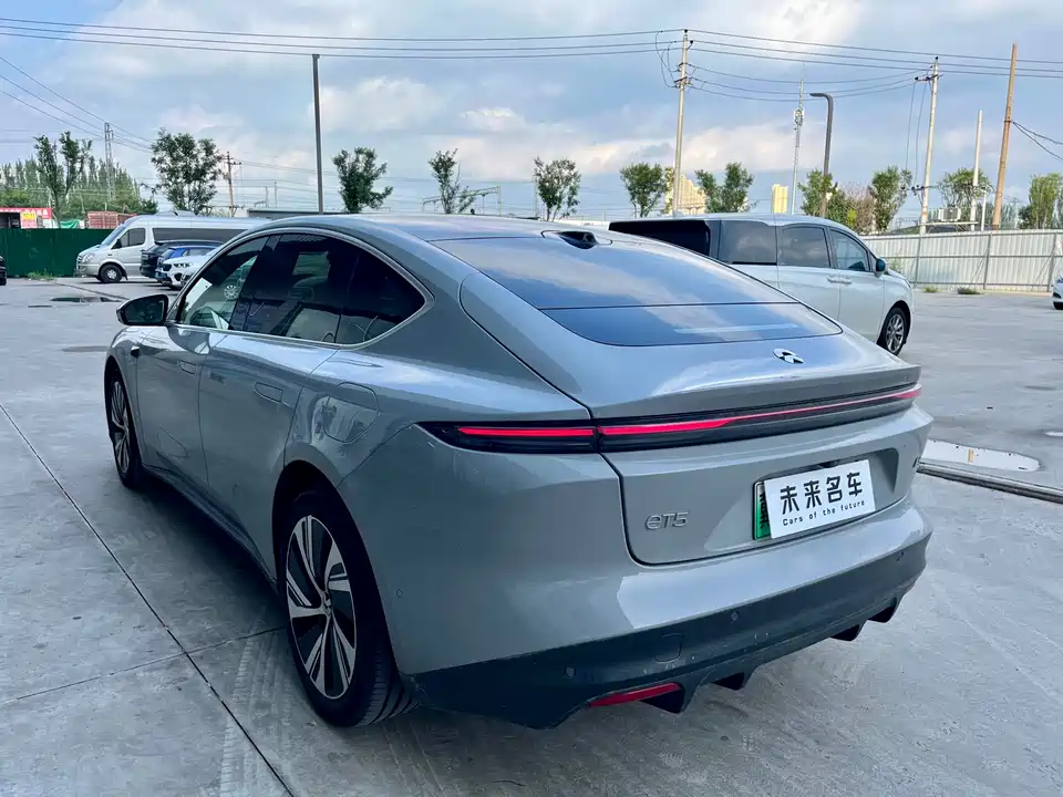 NIO ET5