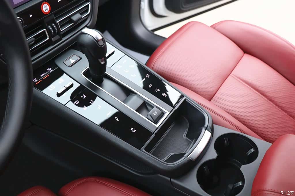 Porsche Macan, 2024 14