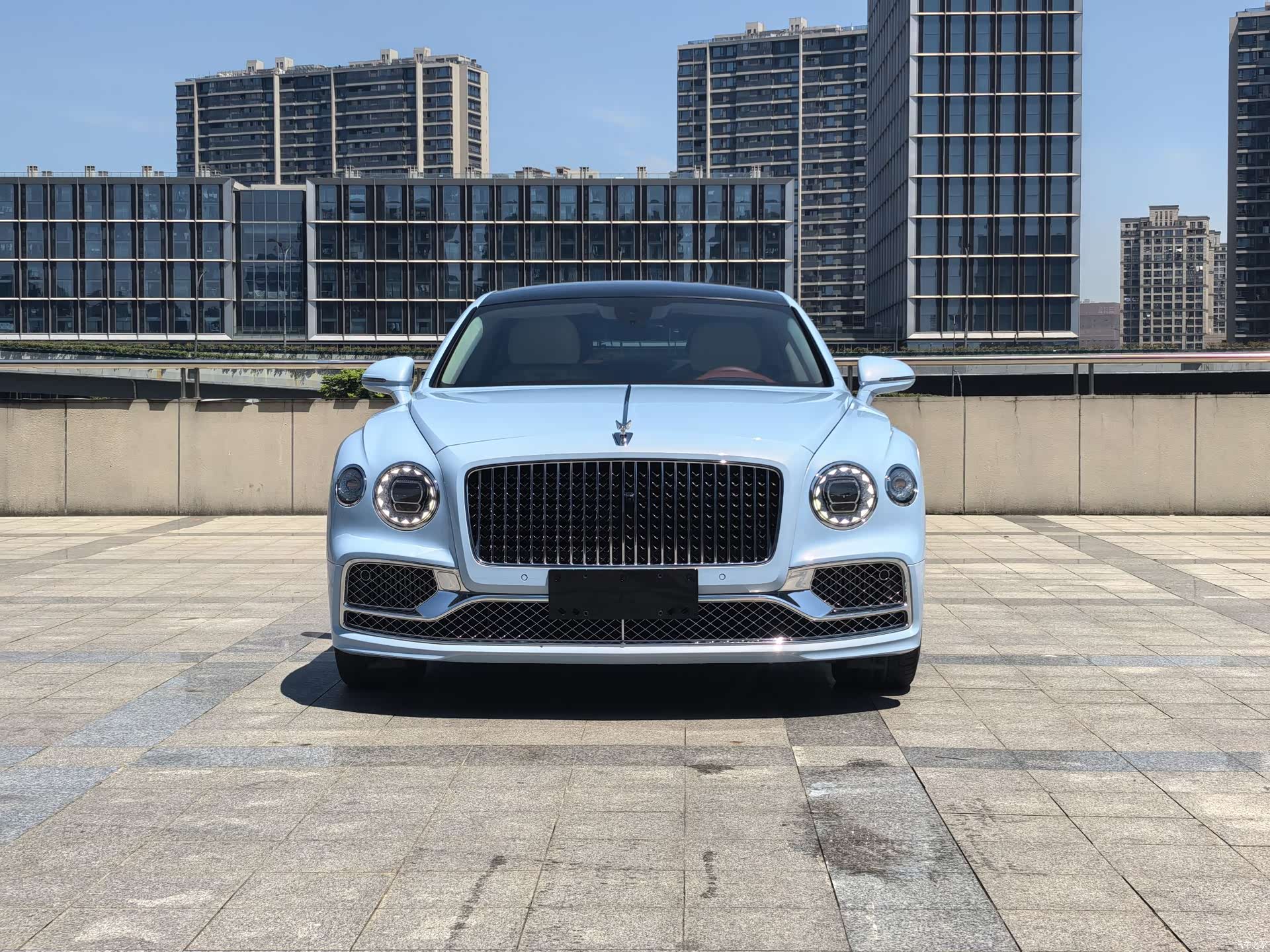 Bentley Flying Spur, 2023 2