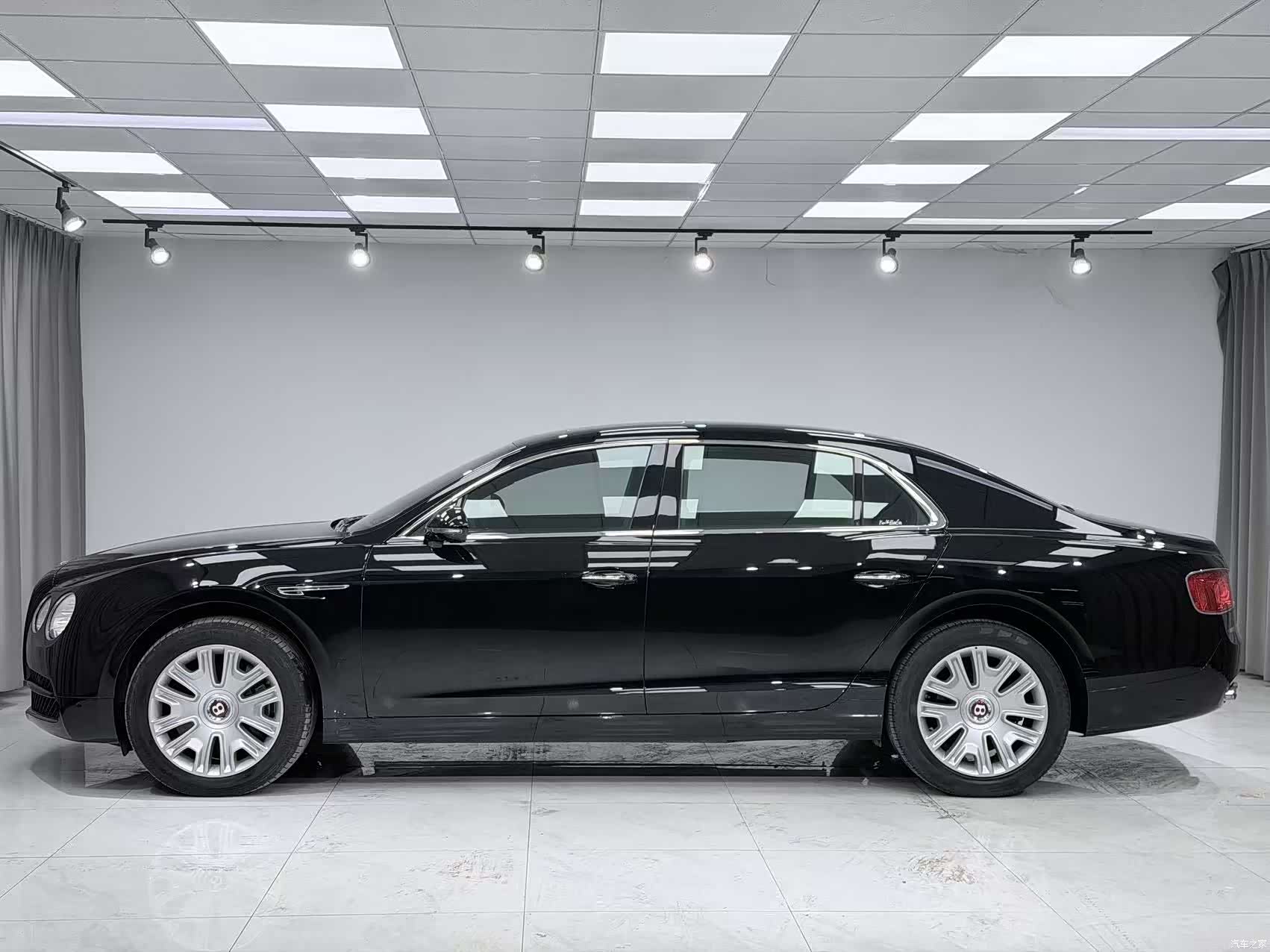 Bentley Flying Spur, 2017 3