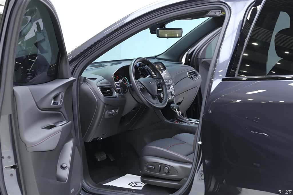 Chevrolet Equinox, 2023 все фото