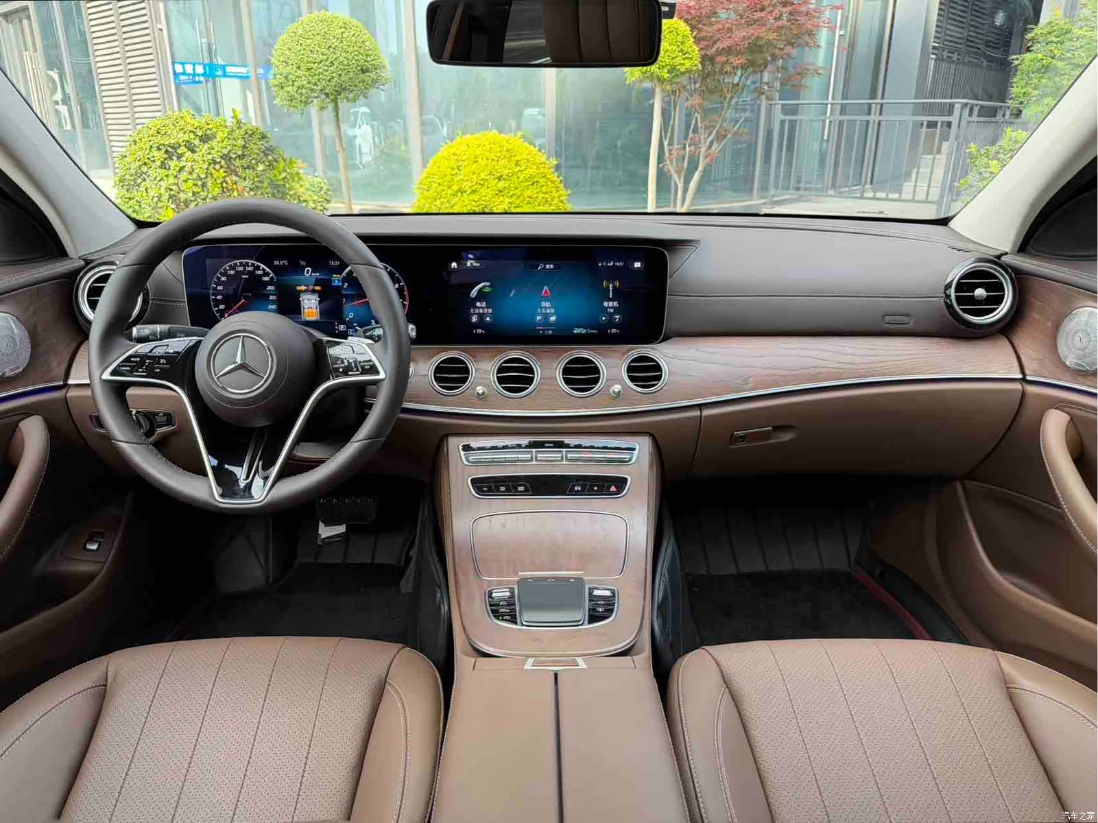 Mercedes-Benz E-Class, 2023 8