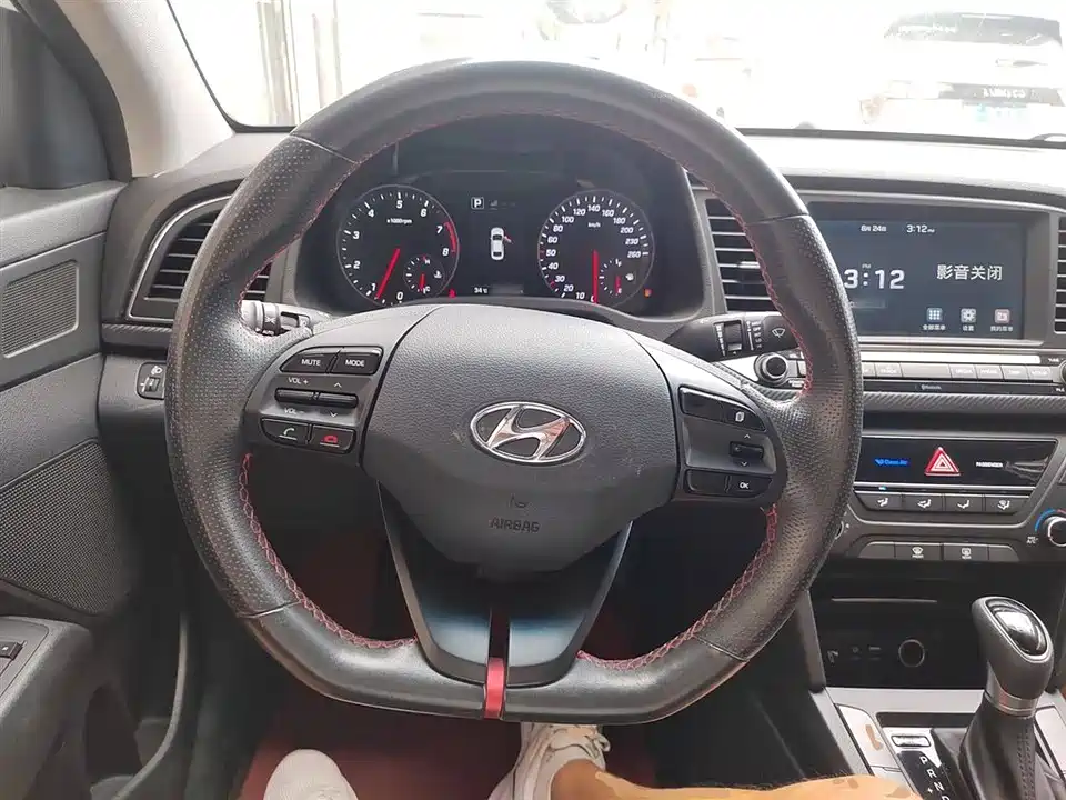 Hyundai Lead Hyundai Lead