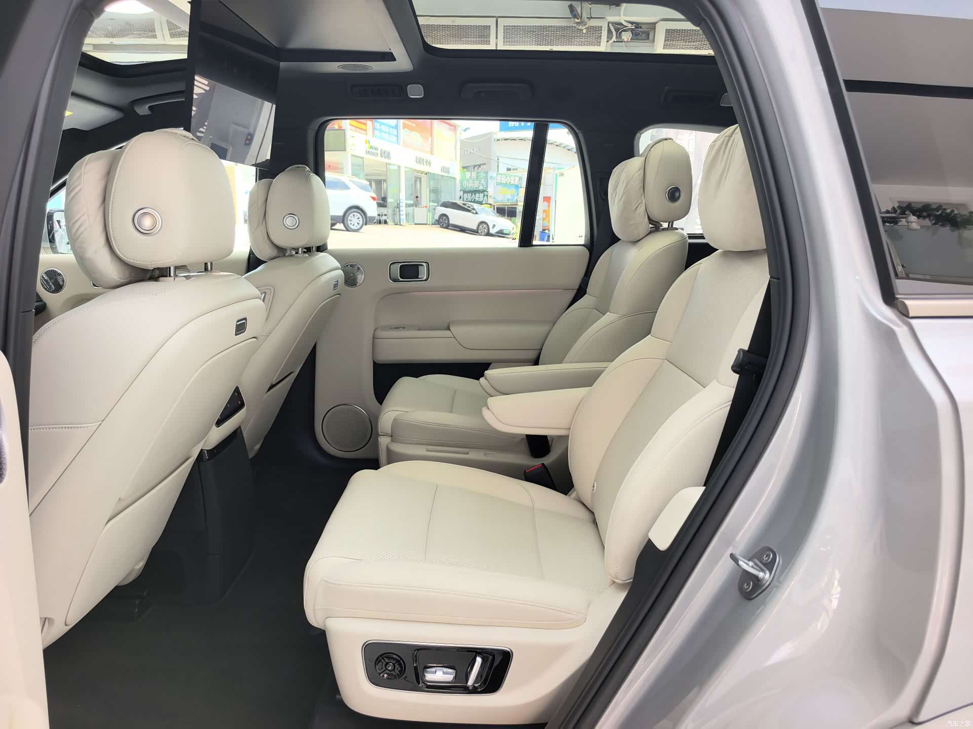 Li Auto L9, 2025 11