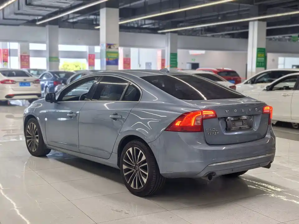 Volvo S60