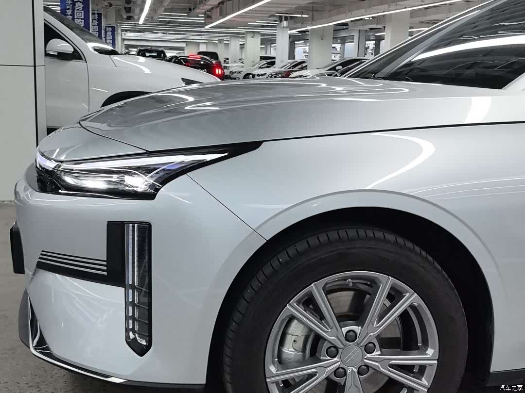 Geely Galaxy L6, 2025 19