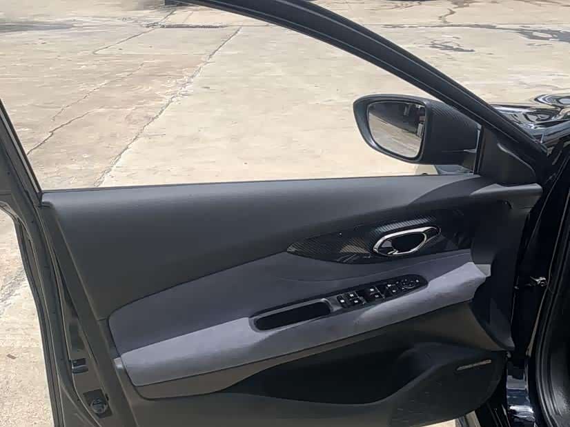 Trumpchi Shadow Leopard