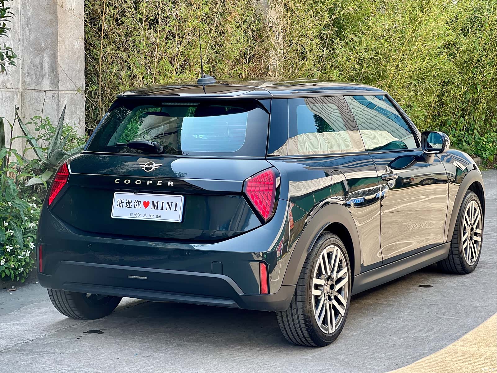 Mini Cooper, 2025 все фото