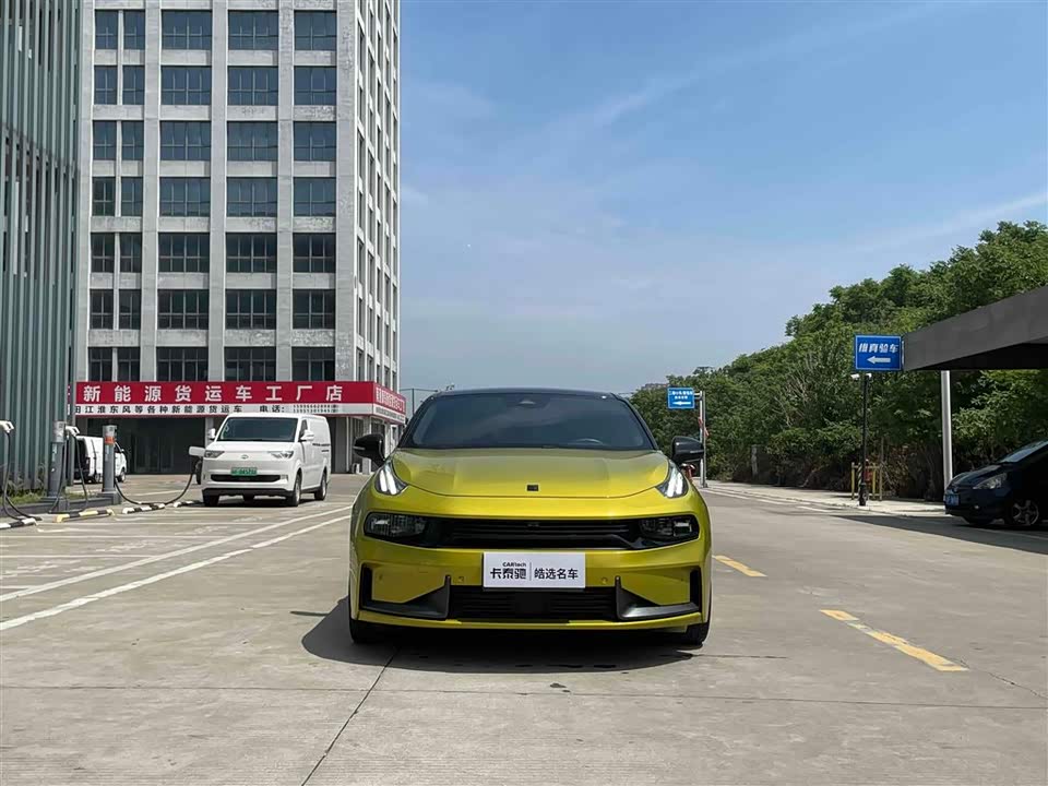 Lynk & Co 03