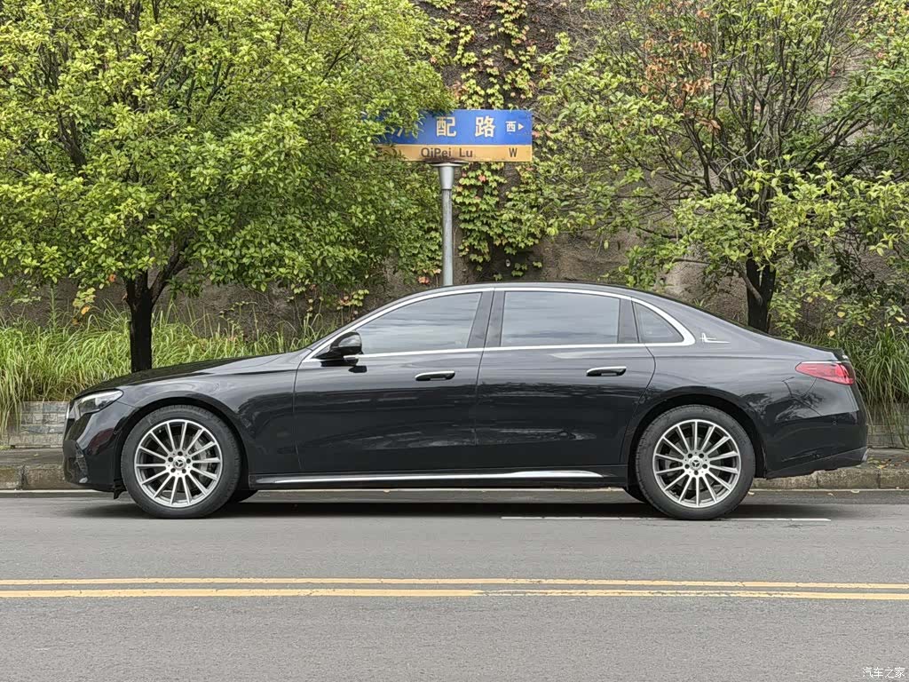 Mercedes-Benz E-Class, 2024 8