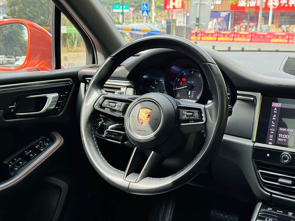 Porsche Macan