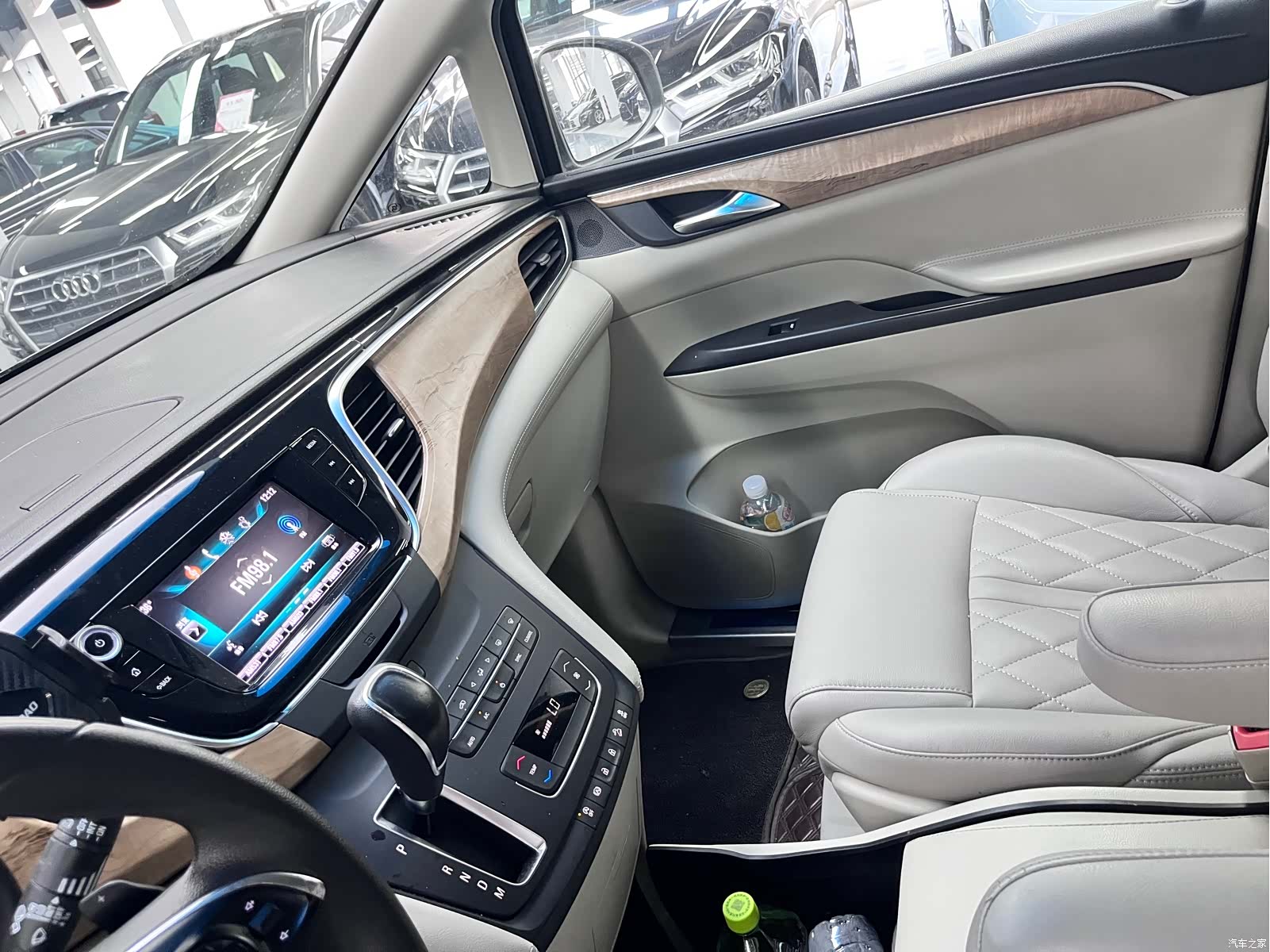 Buick GL8, 2019 6
