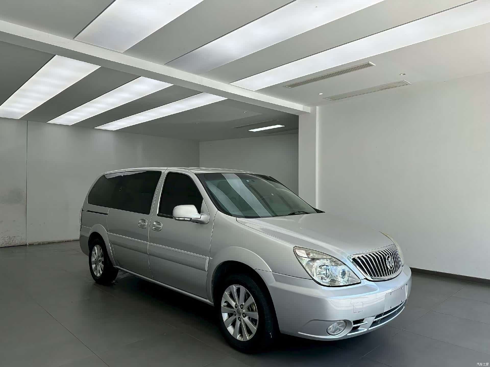 Buick GL8, 2016 3