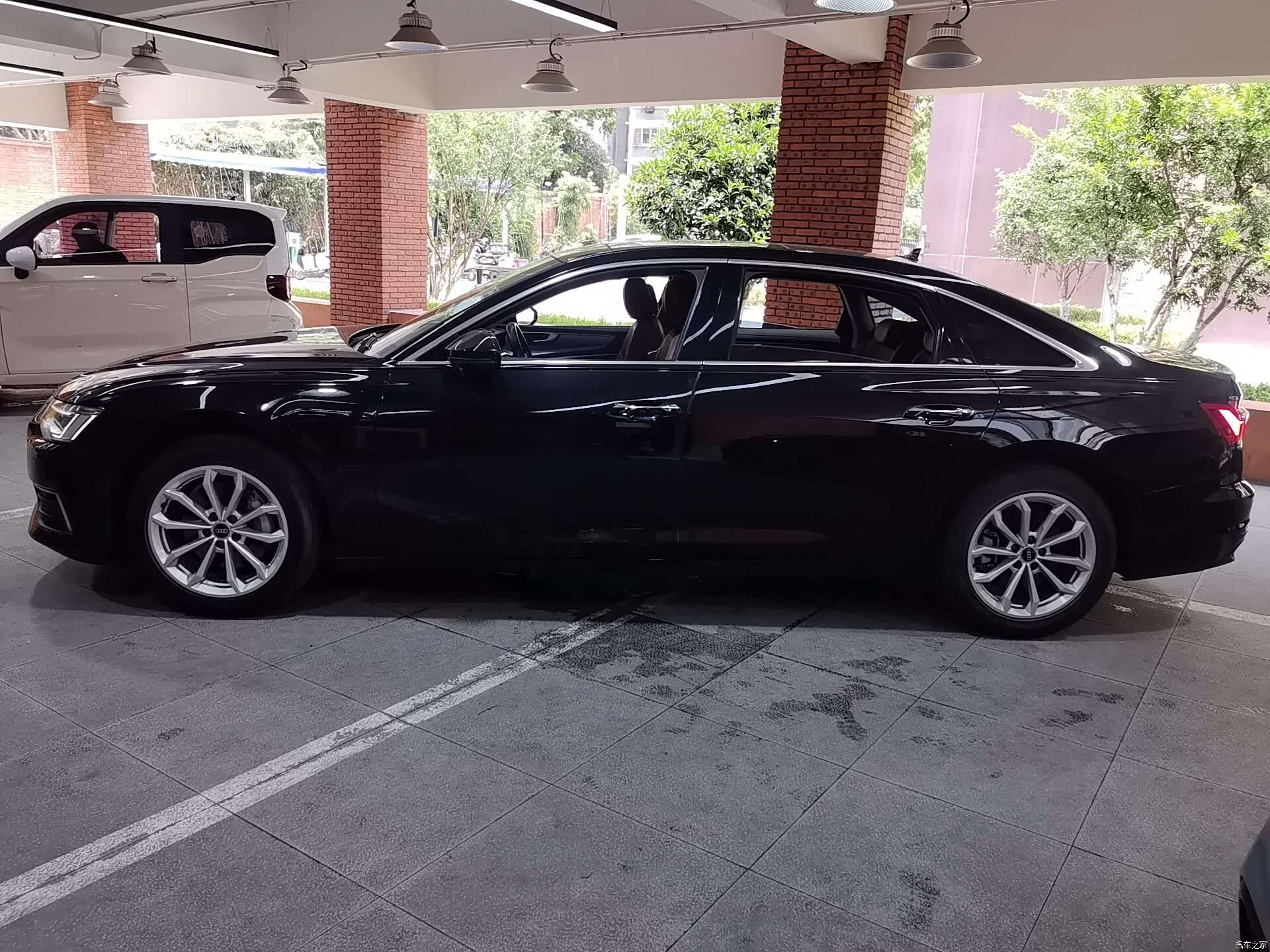 Audi A6L, 2022 2