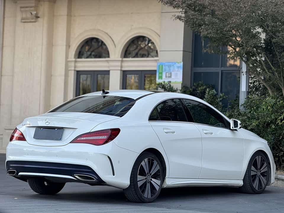 Mercedes-Benz CLA