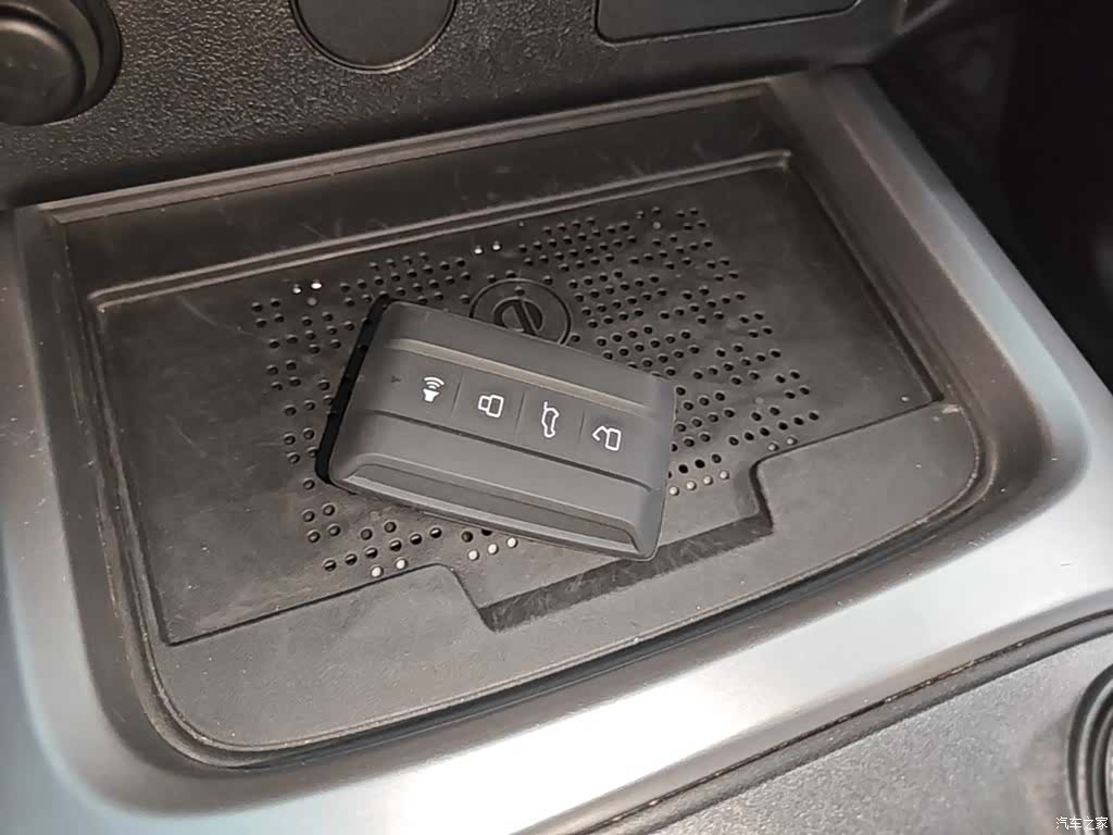 Tank 300, 2023 9