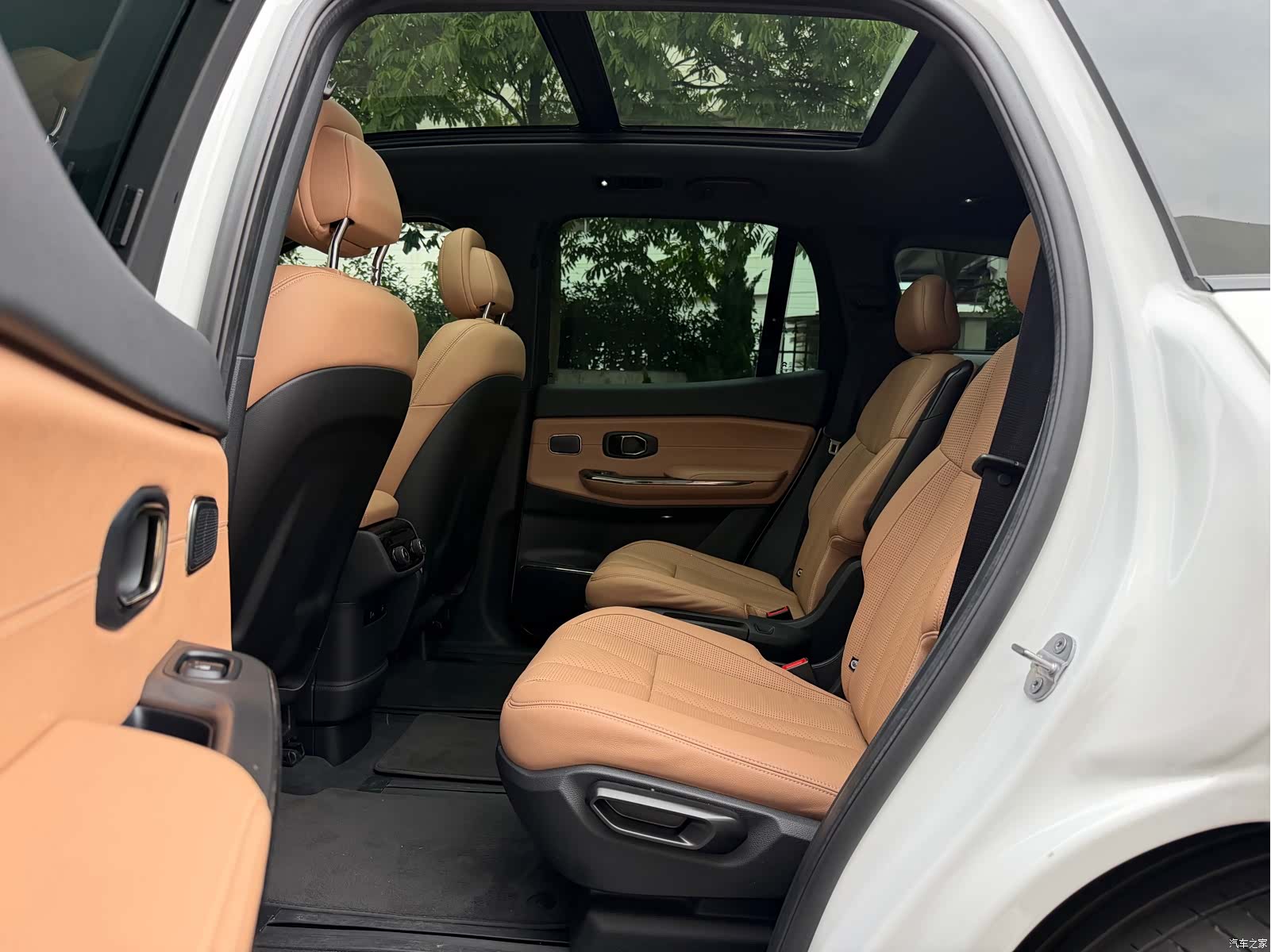 NIO ES8, 2022 16
