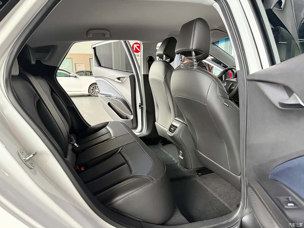 Buick Velite, 2019 11