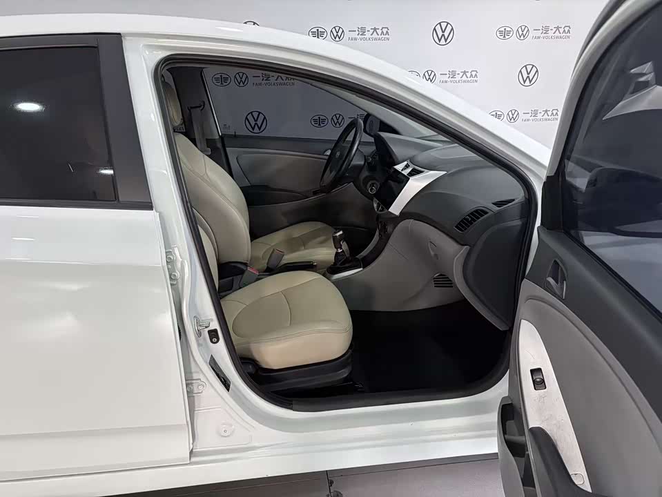 Hyundai Rena