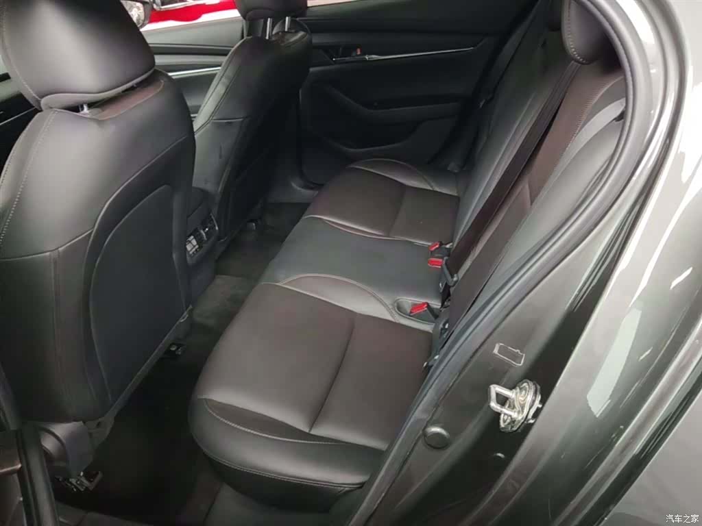 Mazda Mazda3, 2022 17