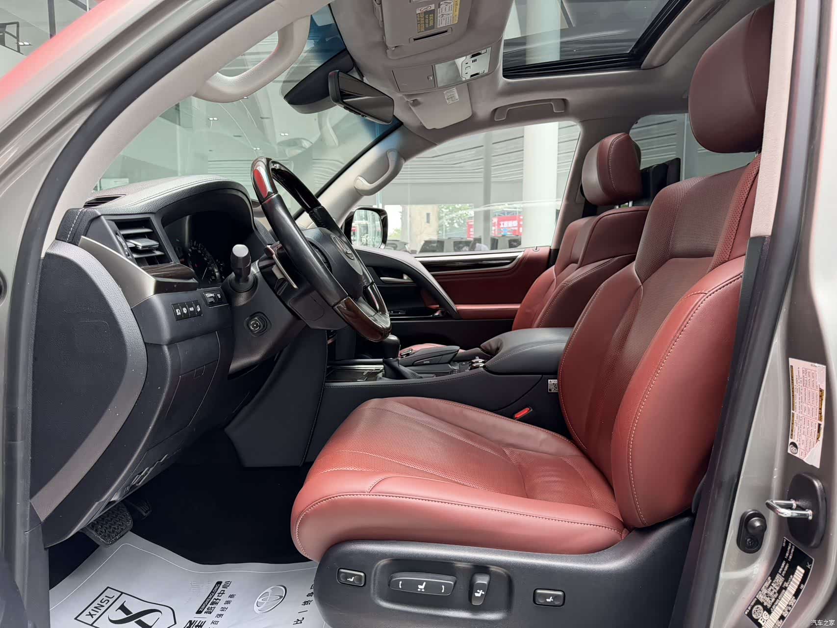 Lexus LX, 2020 9
