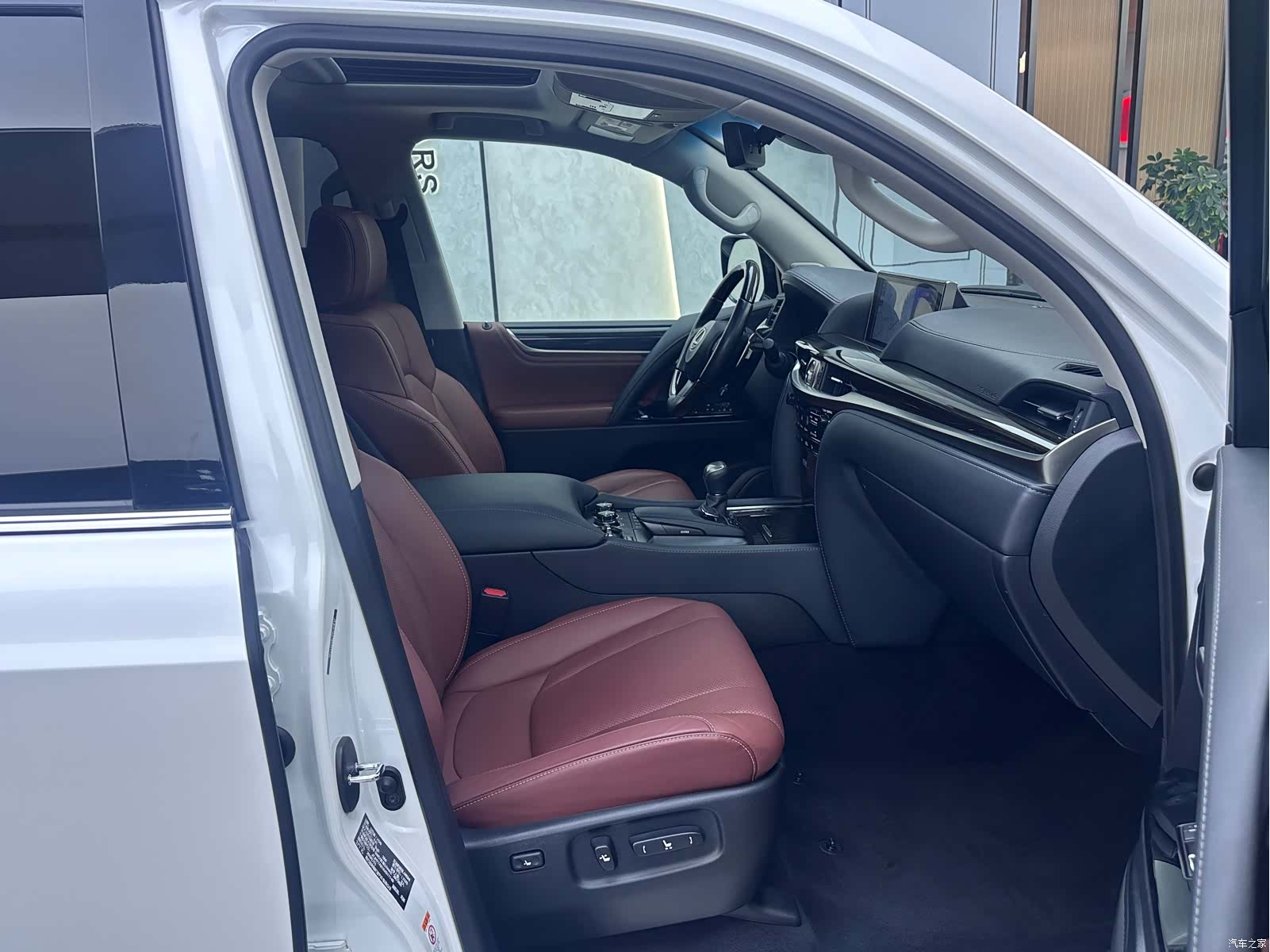 Lexus LX, 2020 21