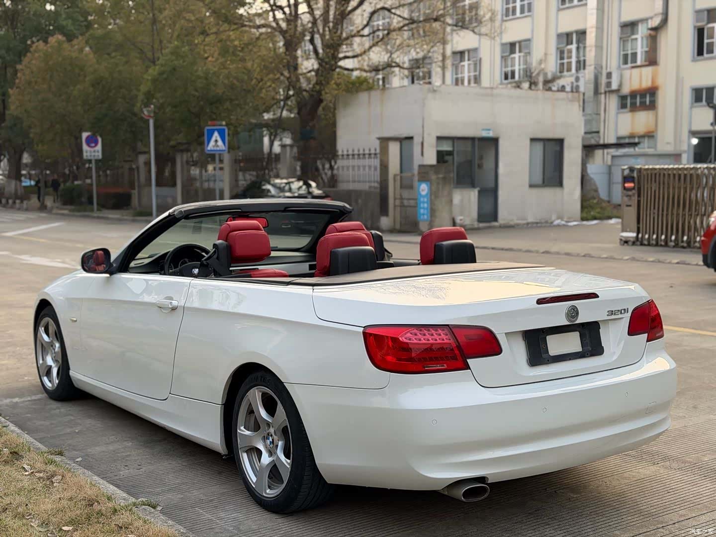 BMW 3 Series, 2011 10