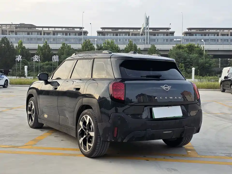 MINI Electric ACEMAN