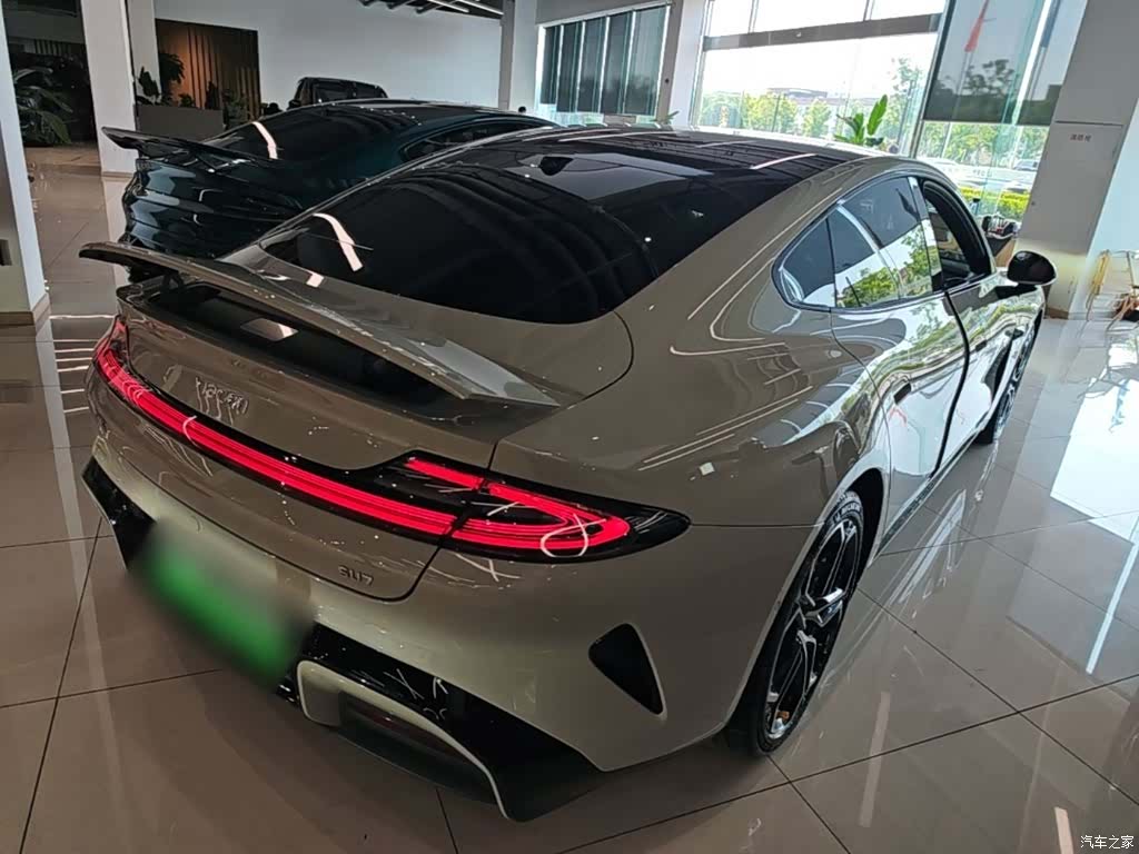 Xiaomi SU7, 2025 7