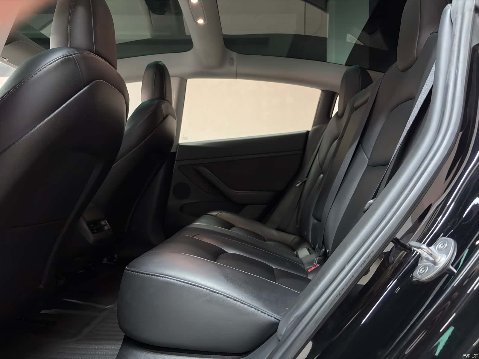 Tesla Model 3, 2023 7