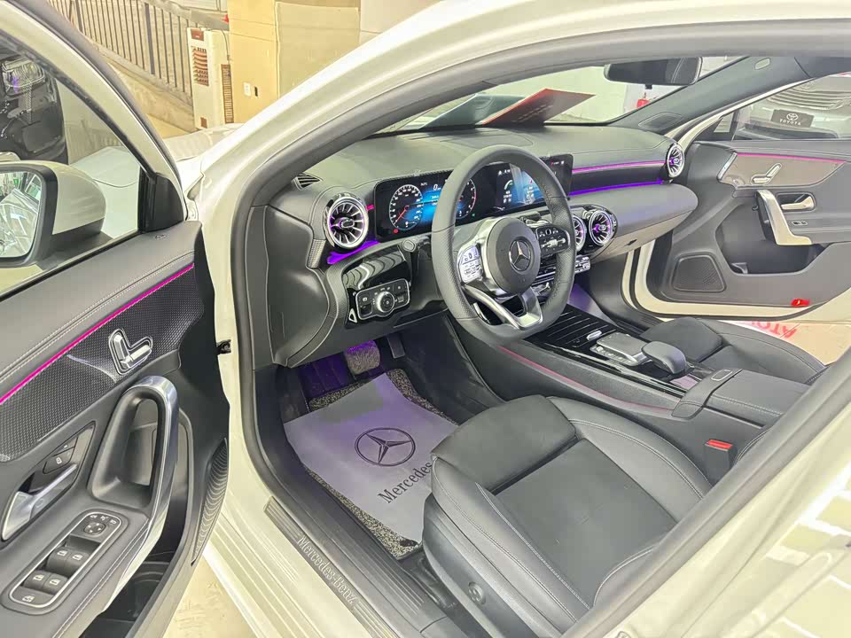 Mercedes-Benz Class A Mercedes-Benz Class A