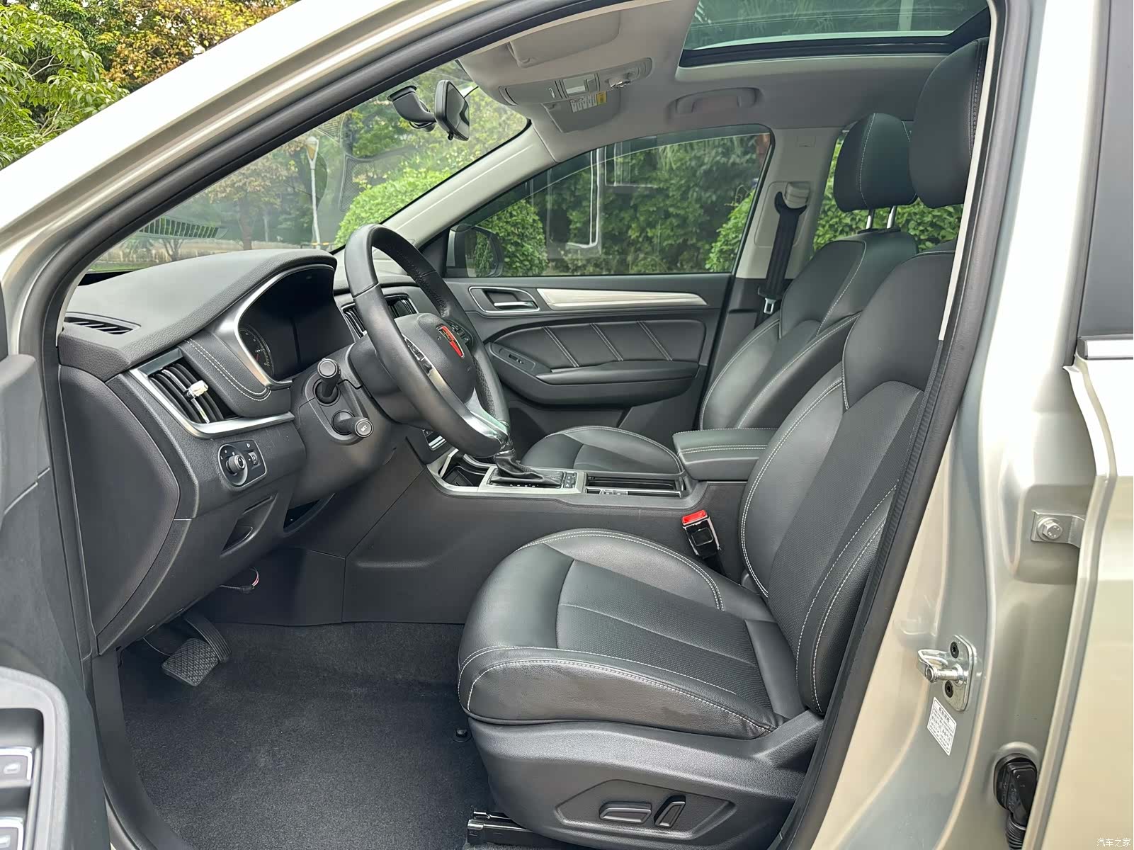 Roewe RX5, 2018 4