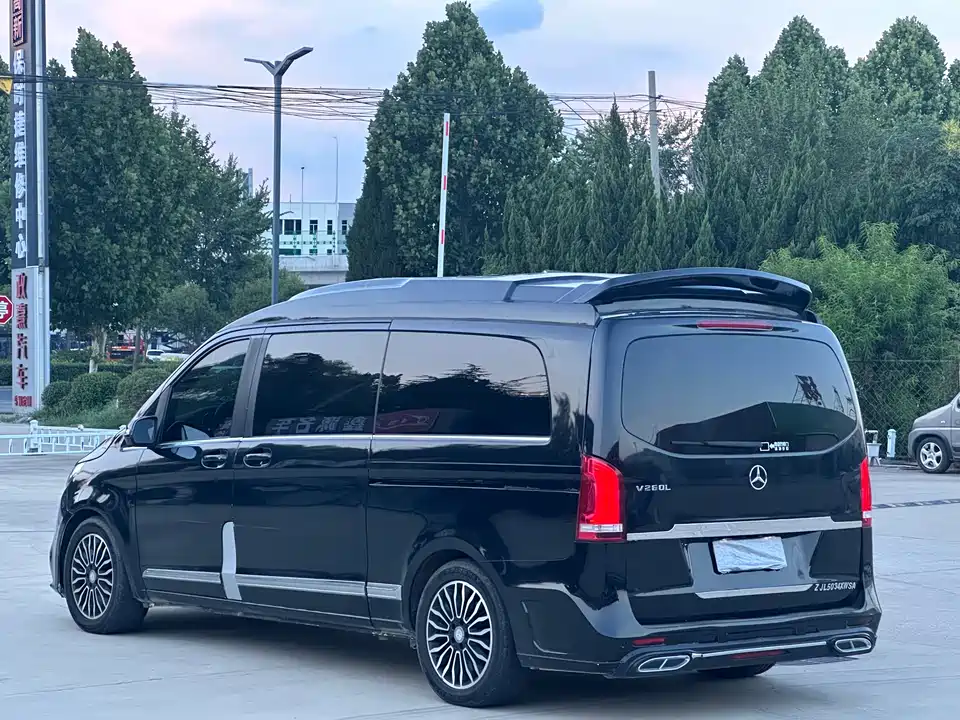 Mercedes-Benz V-class