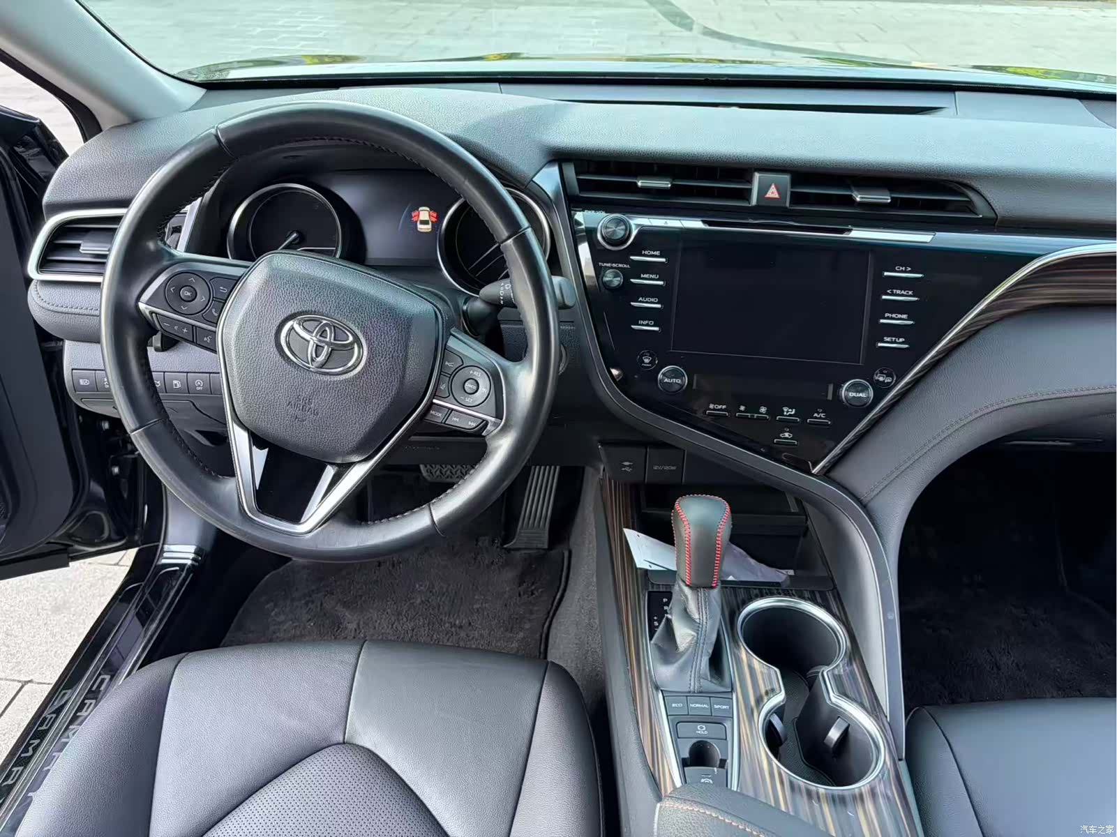 Toyota Camry, 2019 11