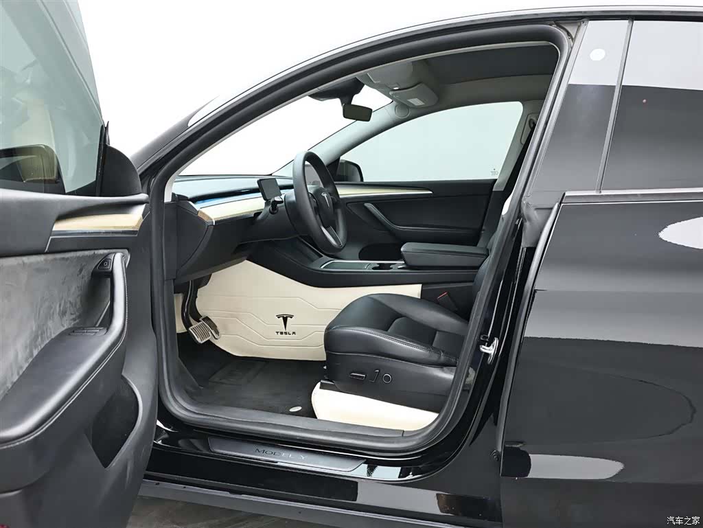 Tesla Model Y, 2023 12