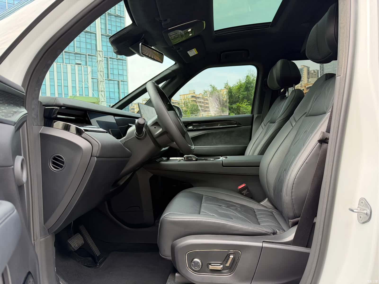 Zeekr 009, 2024 13