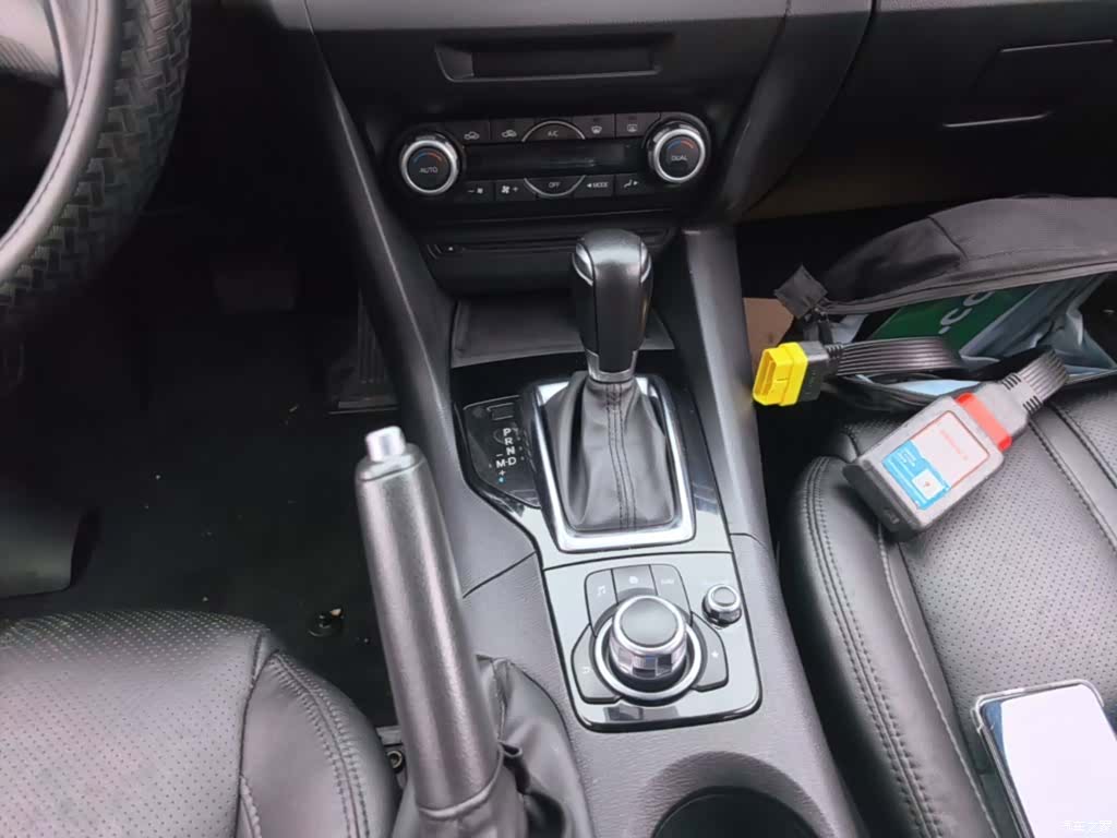 Mazda Mazda3, 2015 14
