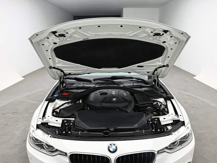 BMW 3 Series 2018, фото 16