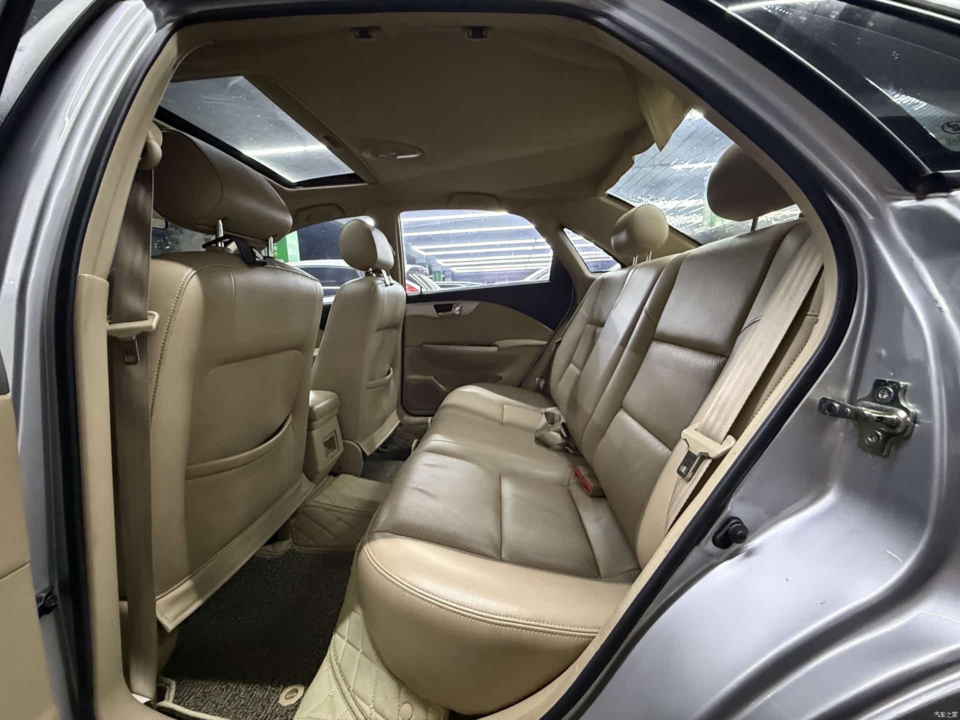 Buick 1.6LX-MT, 2011 все фото