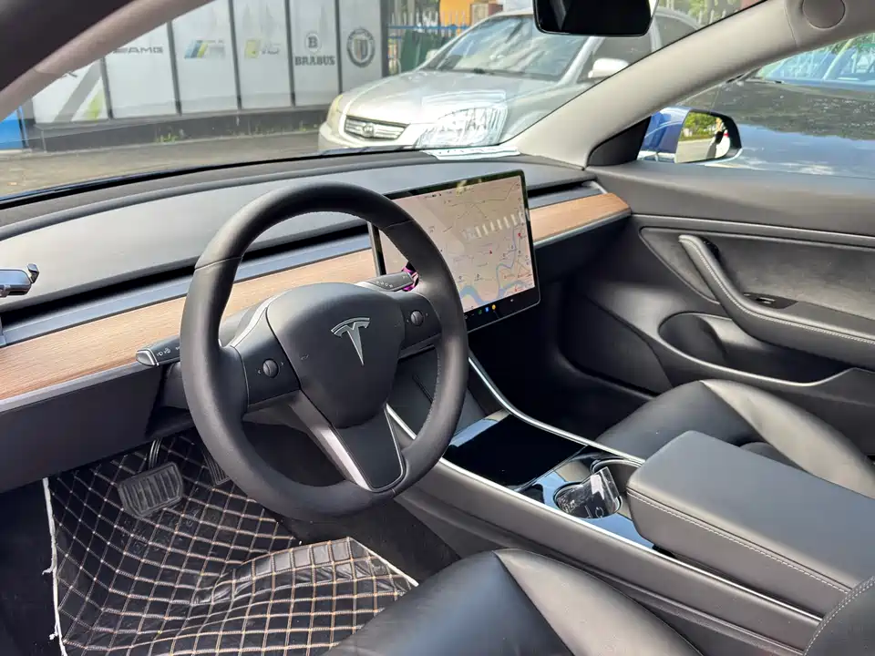 Tesla Model 3 Tesla Model 3